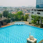 Comfortable 2Br At Signature Park Tebet Apartment By Travelio